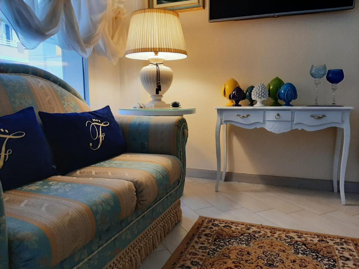 Falli Exclusive Rooms And Breakfast -Con Parcheggio Privato E Gratuito- 포르토 세자레오 외부 사진
