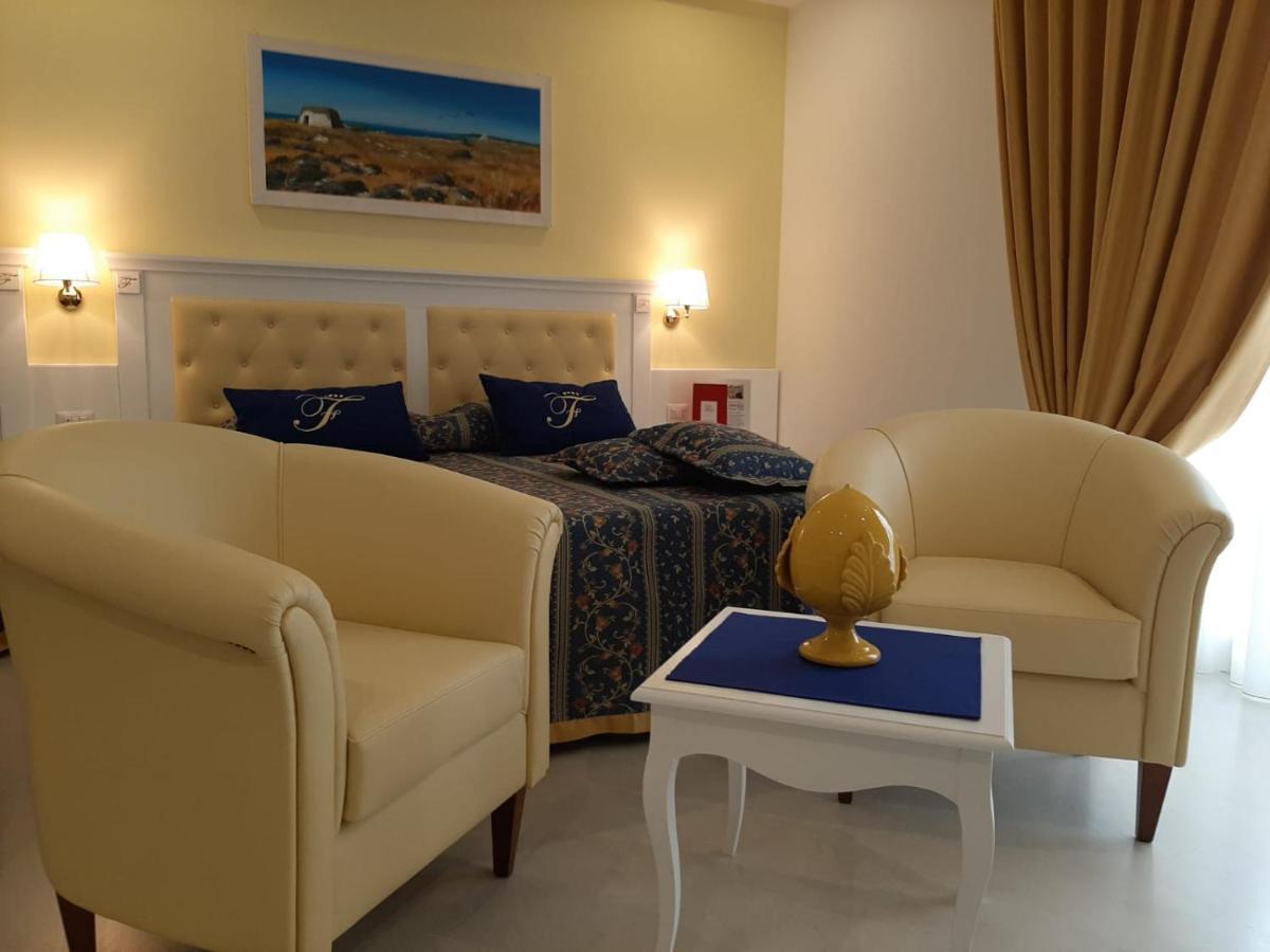 Falli Exclusive Rooms And Breakfast -Con Parcheggio Privato E Gratuito- 포르토 세자레오 외부 사진