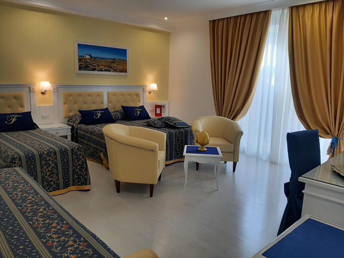 Falli Exclusive Rooms And Breakfast -Con Parcheggio Privato E Gratuito- 포르토 세자레오 외부 사진