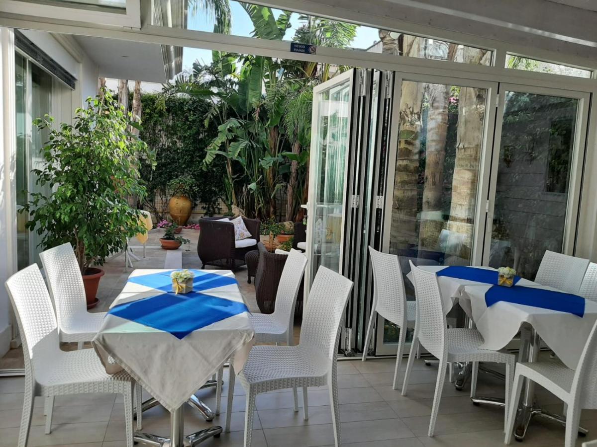 Falli Exclusive Rooms And Breakfast -Con Parcheggio Privato E Gratuito- 포르토 세자레오 외부 사진