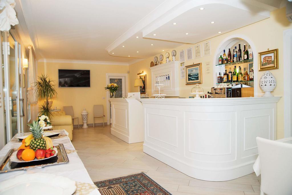 Falli Exclusive Rooms And Breakfast -Con Parcheggio Privato E Gratuito- 포르토 세자레오 외부 사진