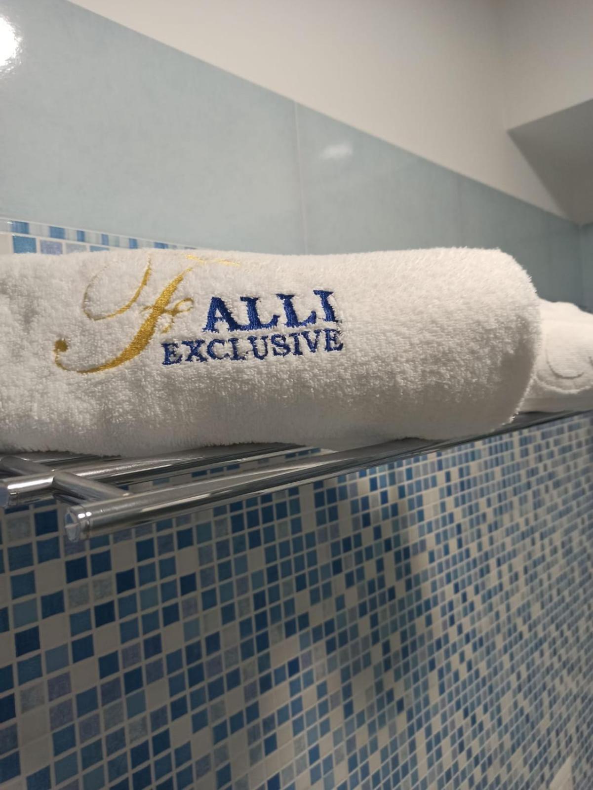 Falli Exclusive Rooms And Breakfast -Con Parcheggio Privato E Gratuito- 포르토 세자레오 외부 사진