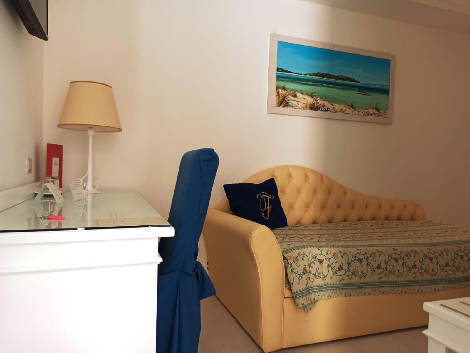 Falli Exclusive Rooms And Breakfast -Con Parcheggio Privato E Gratuito- 포르토 세자레오 외부 사진